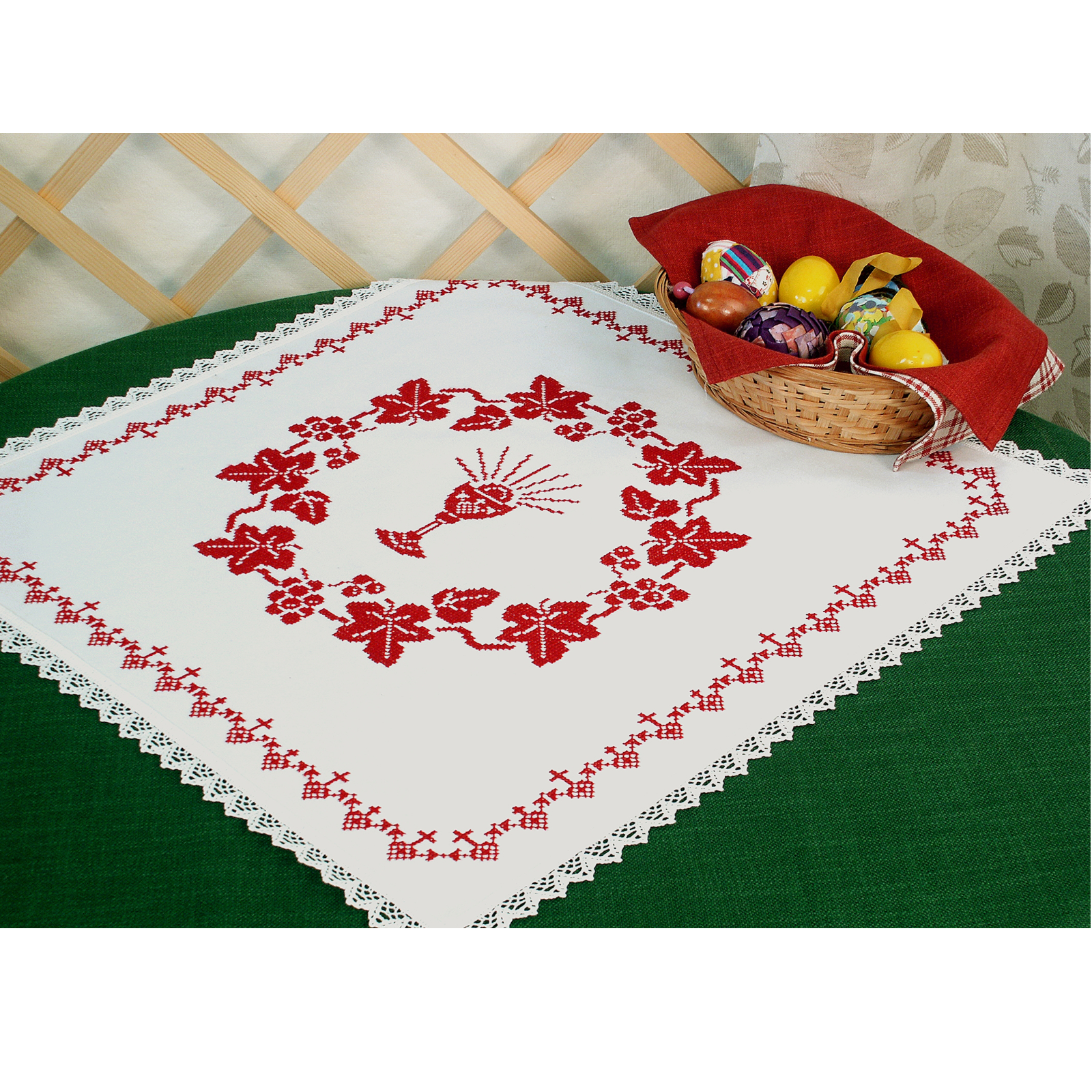  Weihkorbdecke Kelch 50 x 50 cm mit rotem Garn und Nadel