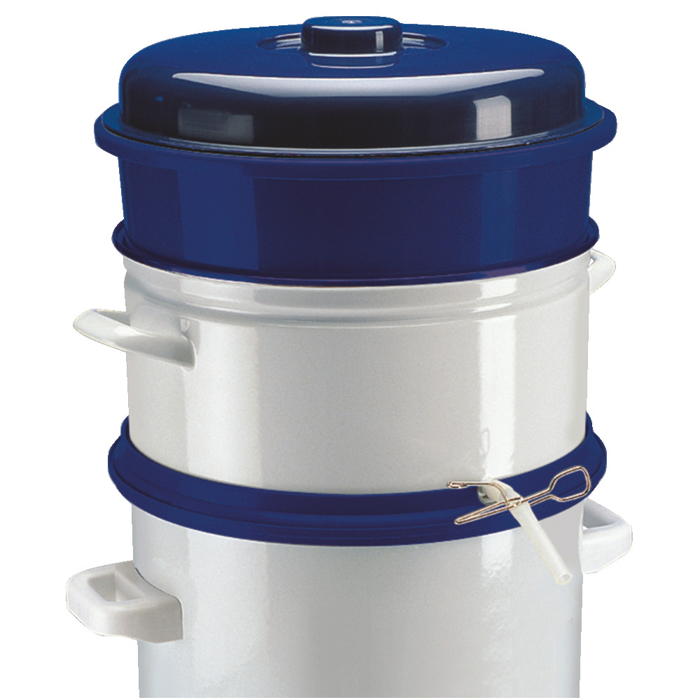 Juicer attachment for preserving machine