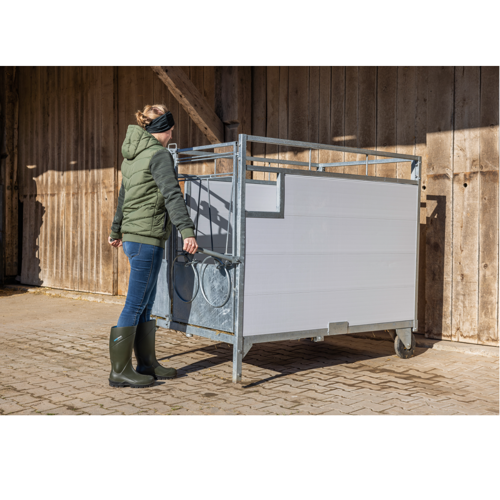 Kälberbox fahrbar groß
