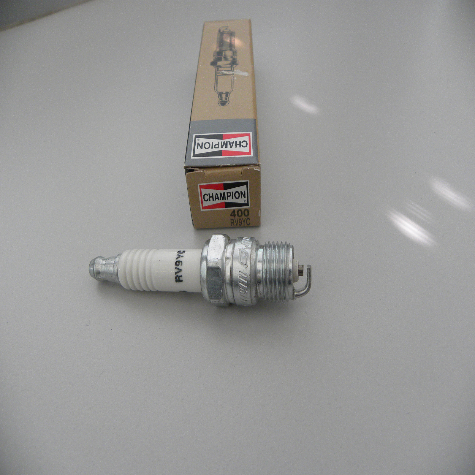 Champion Zündkerze RY4C